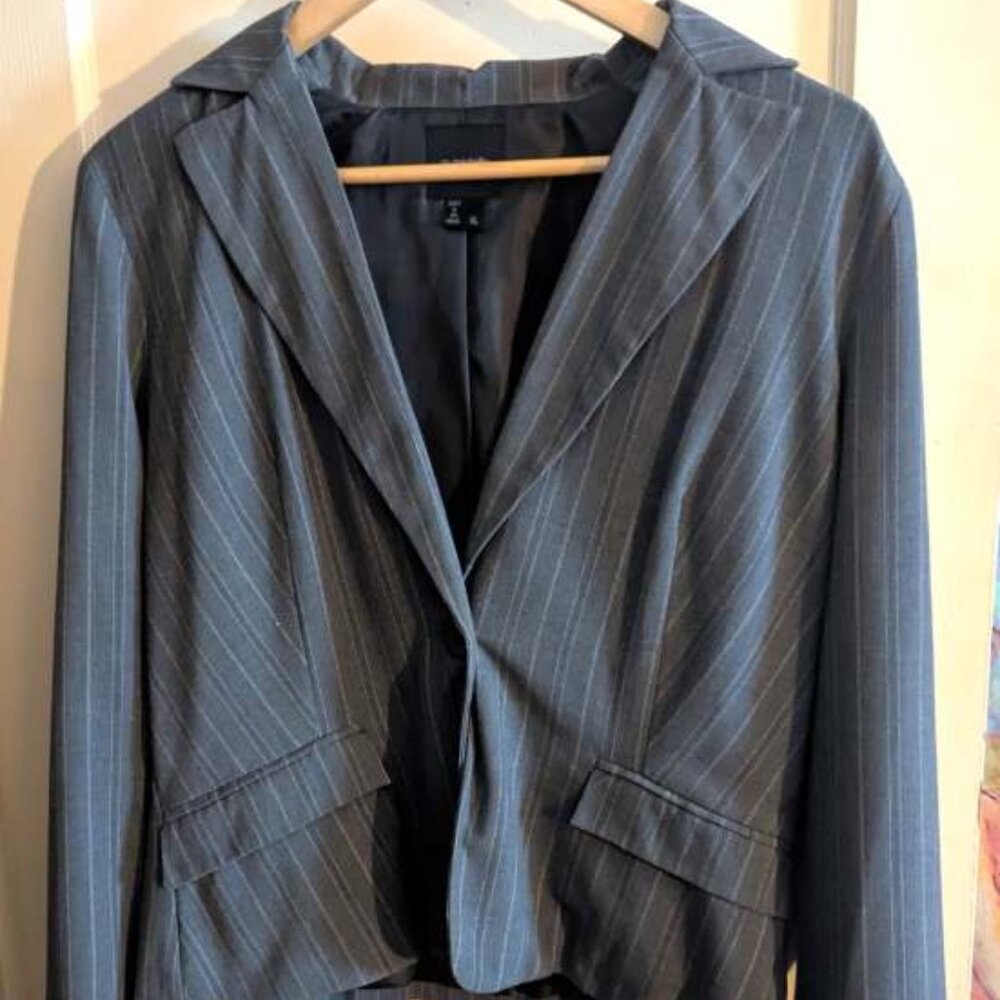 My Michelle Gray Pin Stripe Blazer Fitted Long Sleeve Lined One Button Sz XL